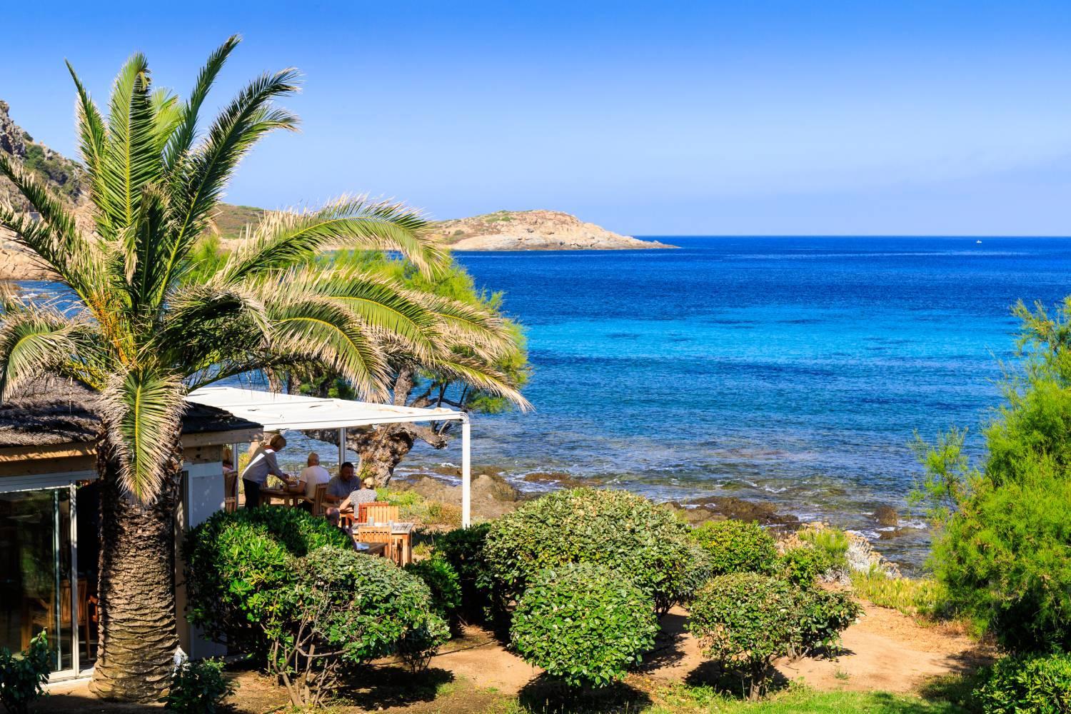 Hôtel avec restaurant à l'Île-Rousse en Corse