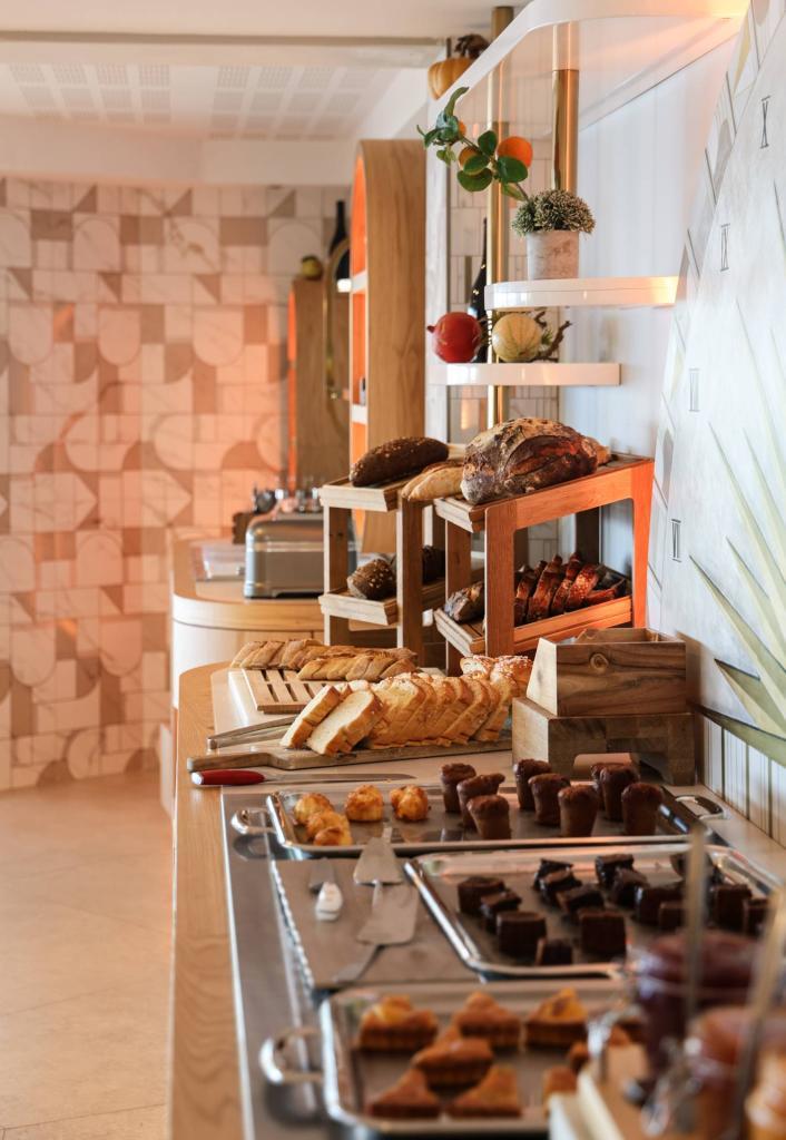 Petit-déjeuner | Best Western Premier Hôtel Santa Maria à l'Île Rousse