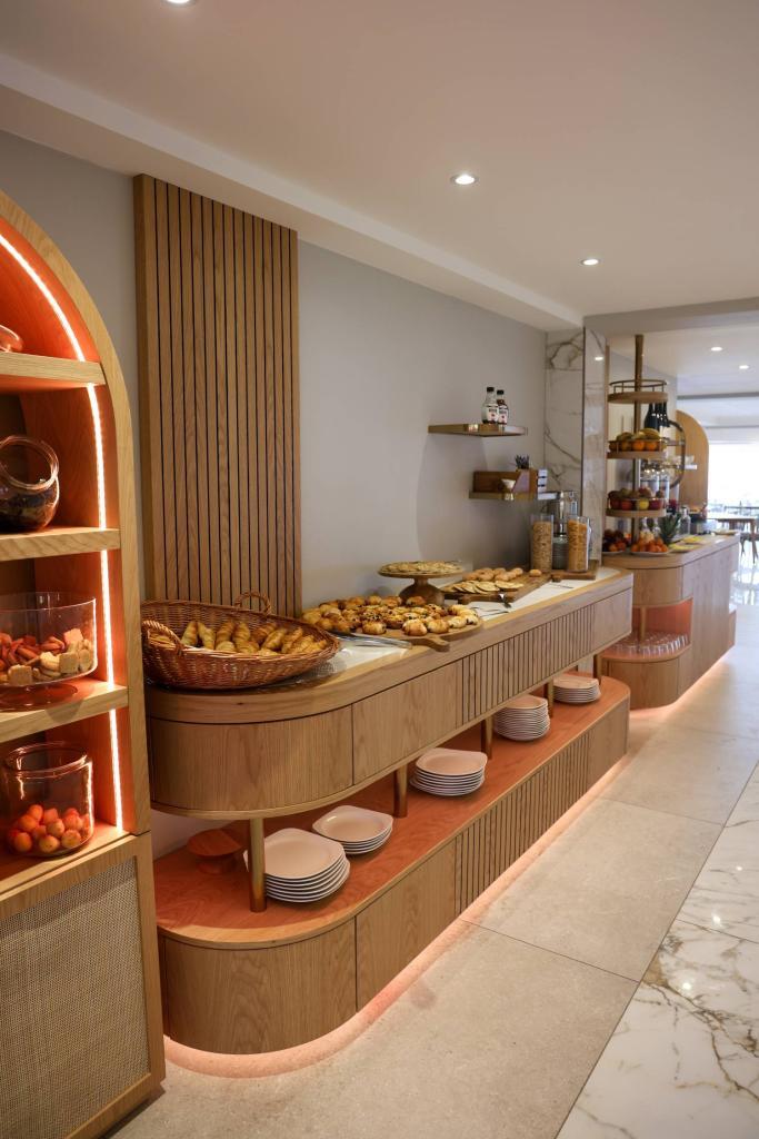 Petit-déjeuner | Best Western Premier Hôtel Santa Maria à l'Île Rousse