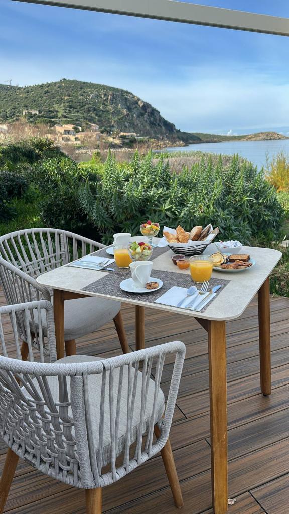 Petit-déjeuner | Best Western Premier Hôtel Santa Maria à l'Île Rousse