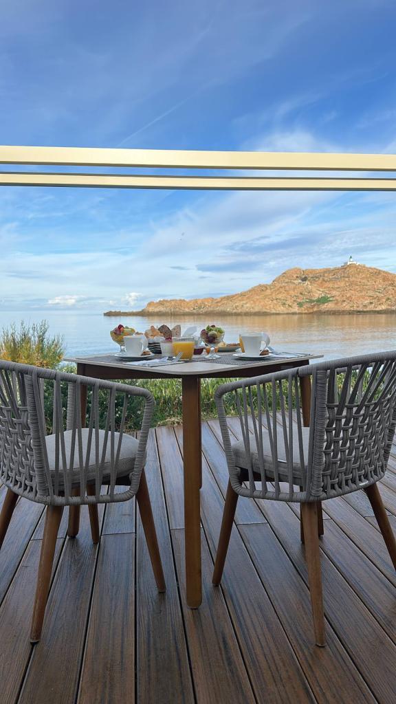 Petit-déjeuner | Best Western Premier Hôtel Santa Maria à l'Île Rousse