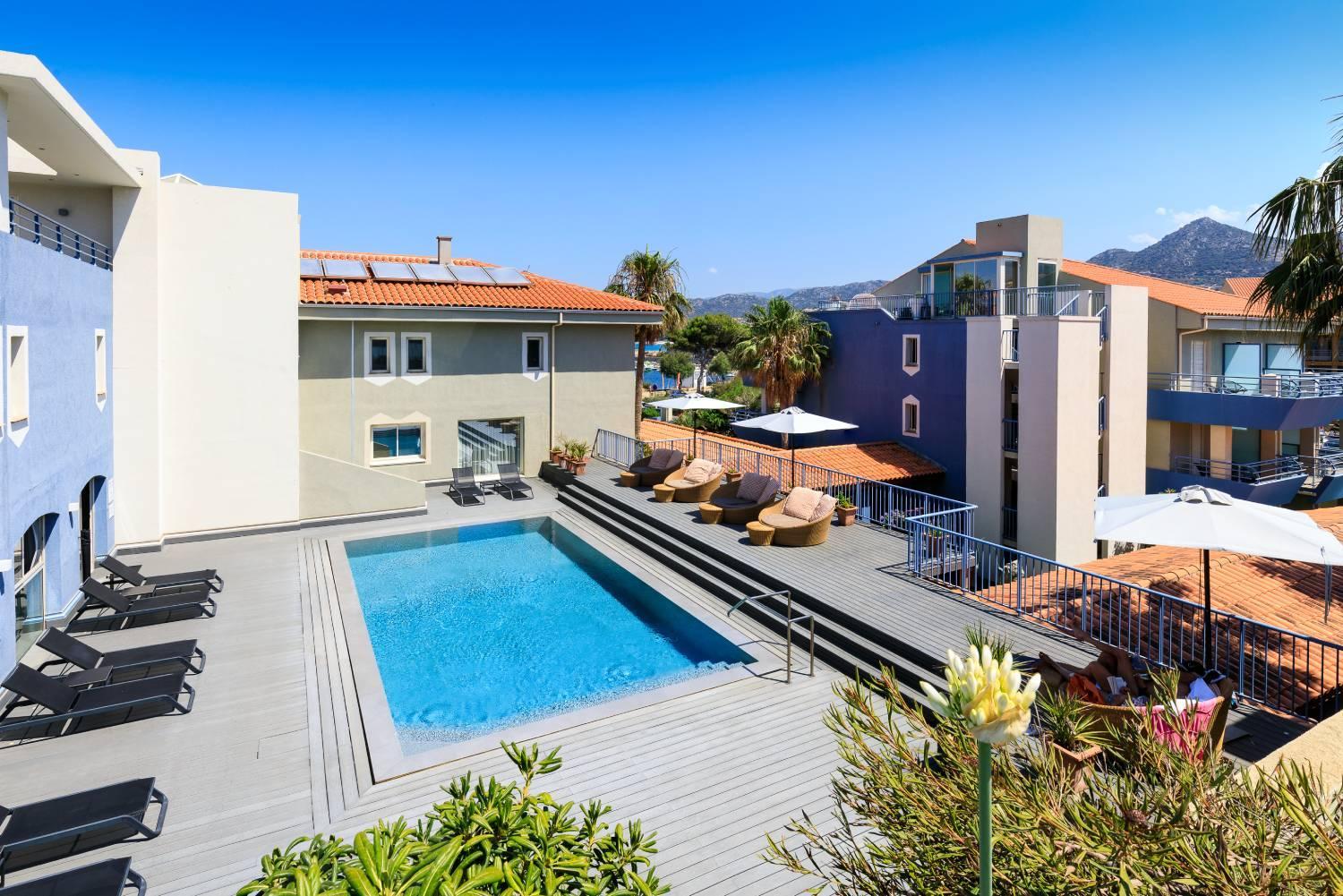 Piscine extérieure | Best Western Premier Hôtel Santa Maria à l'Île-Rousse