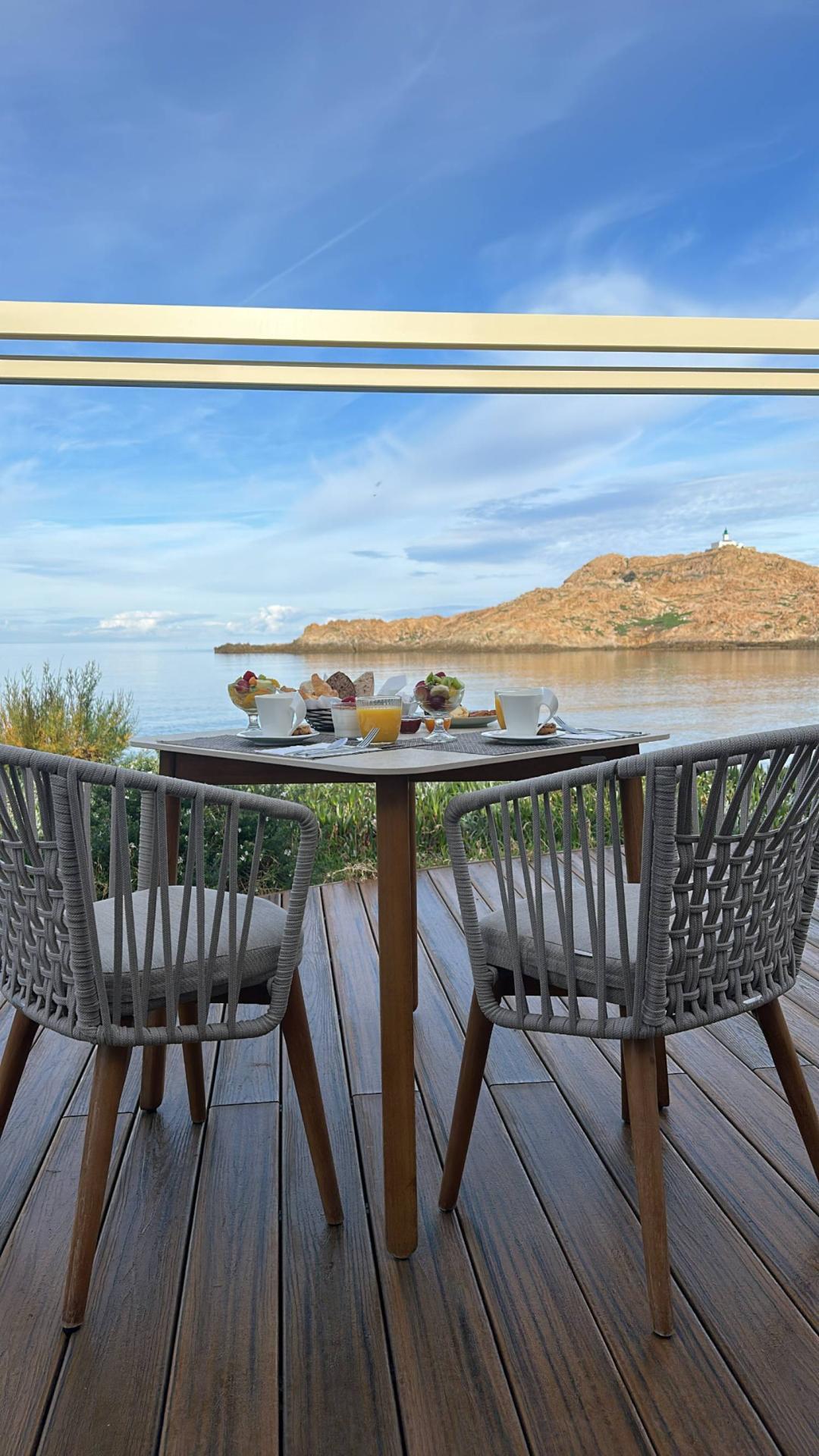 Petit-déjeuner | Best Western Premier Hôtel Santa Maria à l'Île-Rousse