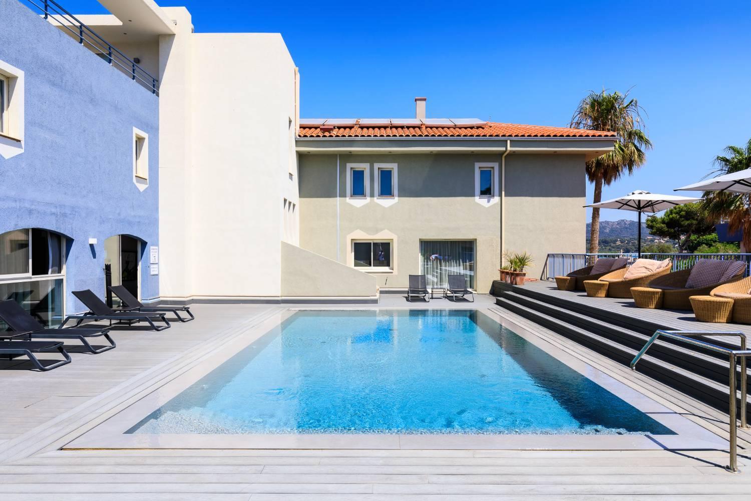 Piscine extérieure | Best Western Premier Hôtel Santa Maria à l'Île Rousse