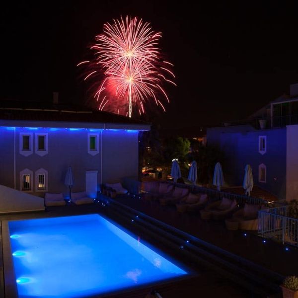Pool Hotel Ile Rousse Santa Maria Fireworks 3
